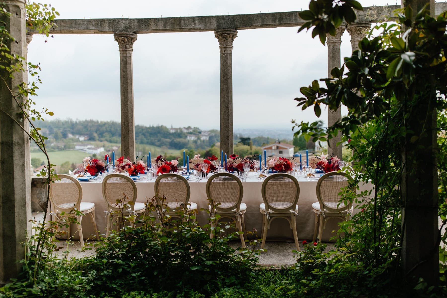 Matrimonio colorato ai Giardini la Pergola vicino ad Alessandria con fiori di carta ecologico ed elegante. Fotografo Edoardo Giorio