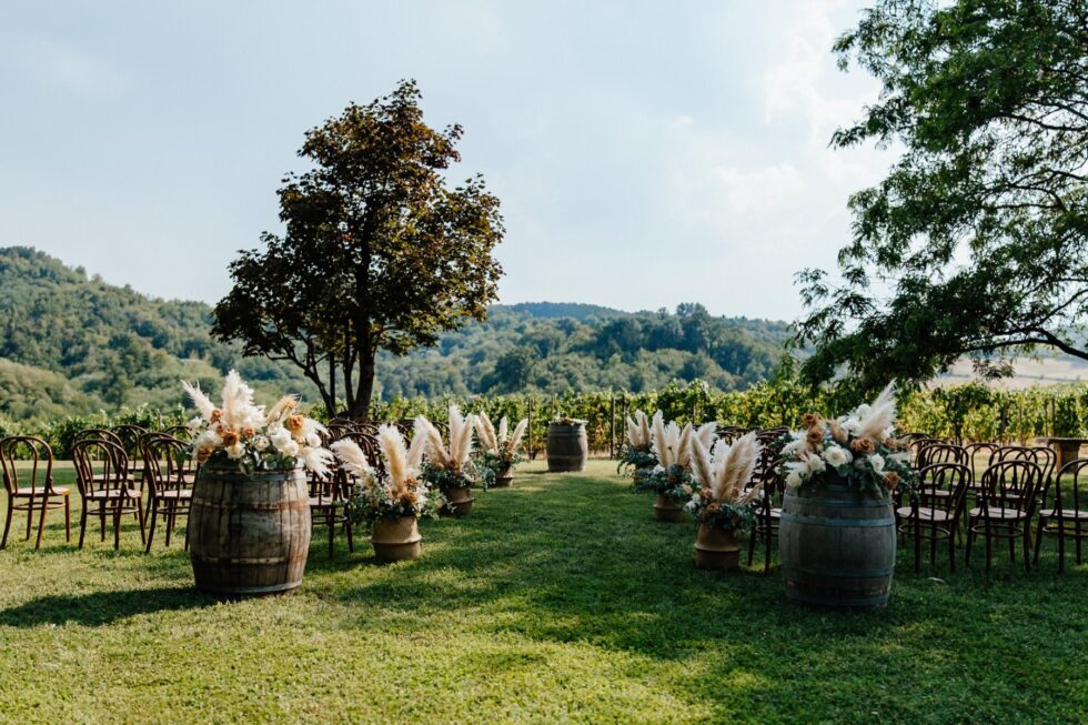 Wedding at Villa Sparina Resort: Italian charm, Gavi vineyards, and impeccable services for Swiss couples dreaming of a refined celebration in Piemonte. Photographer Edoardo Giorio