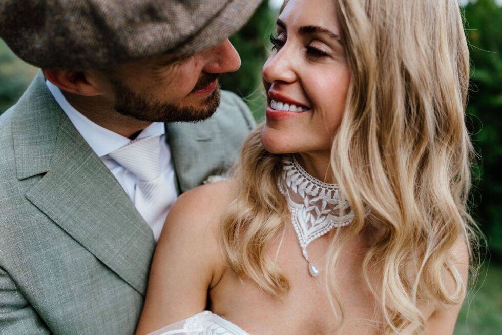 Wedding at Villa Sparina Resort: Italian charm, Gavi vineyards, and impeccable services for Swiss couples dreaming of a refined celebration in Piemonte. Photographer Edoardo Giorio