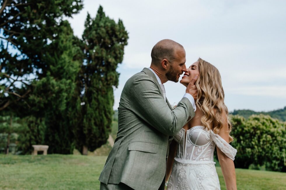 Wedding at Villa Sparina Resort: Italian charm, Gavi vineyards, and impeccable services for Swiss couples dreaming of a refined celebration in Piemonte. Photographer Edoardo Giorio