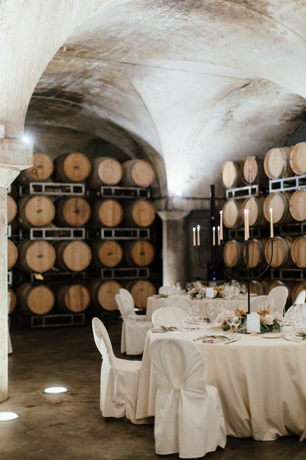 Wedding at Villa Sparina Resort: Italian charm, Gavi vineyards, and impeccable services for Swiss couples dreaming of a refined celebration in Piemonte. Photographer Edoardo Giorio