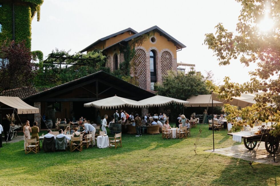 Wedding at Villa Sparina Resort: Italian charm, Gavi vineyards, and impeccable services for Swiss couples dreaming of a refined celebration in Piemonte. Photographer Edoardo Giorio