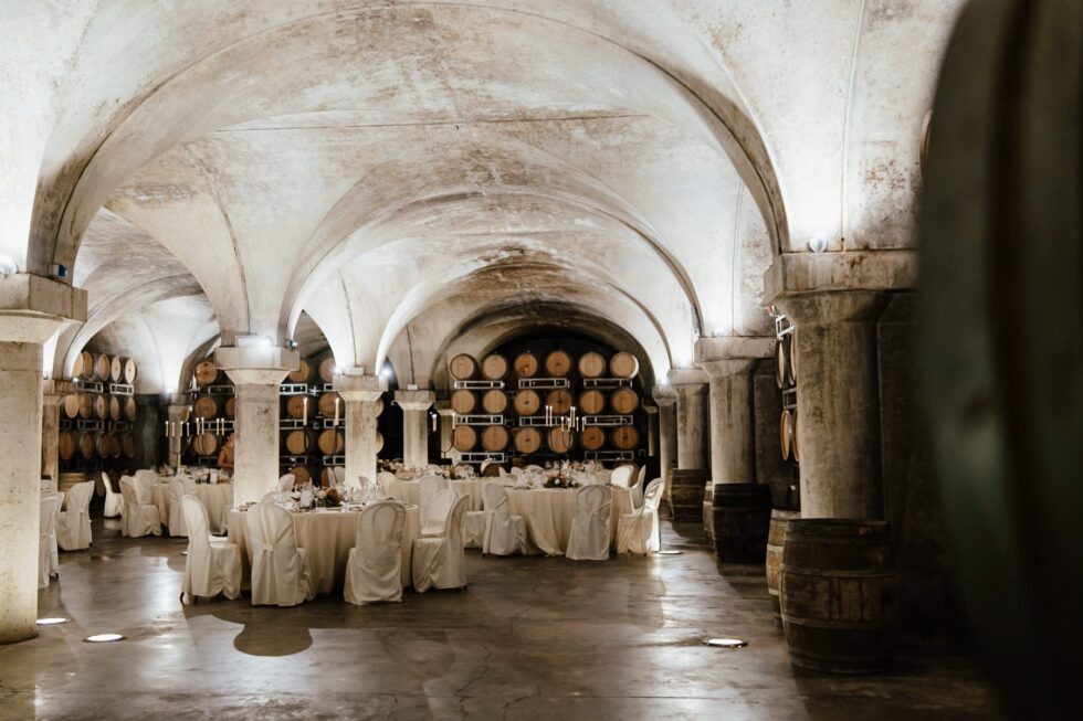 Wedding at Villa Sparina Resort: Italian charm, Gavi vineyards, and impeccable services for Swiss couples dreaming of a refined celebration in Piemonte. Photographer Edoardo Giorio