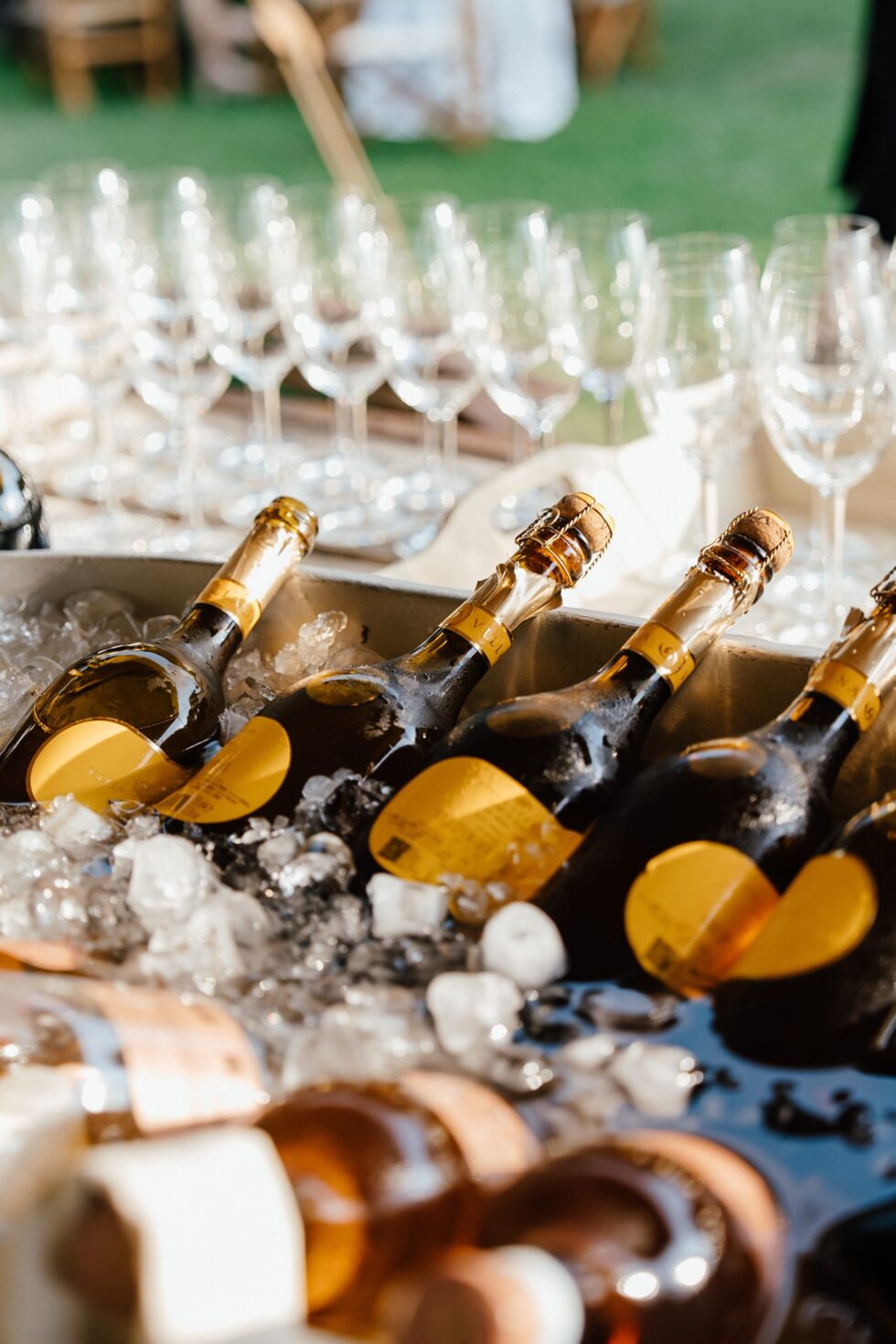 Wedding at Villa Sparina Resort: Italian charm, Gavi vineyards, and impeccable services for Swiss couples dreaming of a refined celebration in Piemonte. Photographer Edoardo Giorio